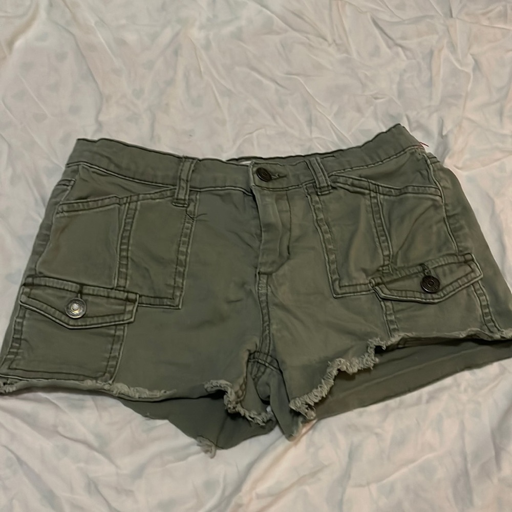 Mudd olive green shorts size 3